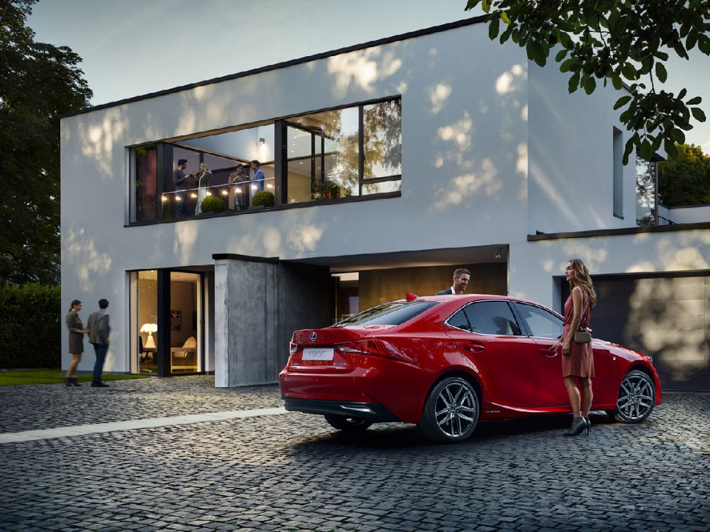 Lexus IS