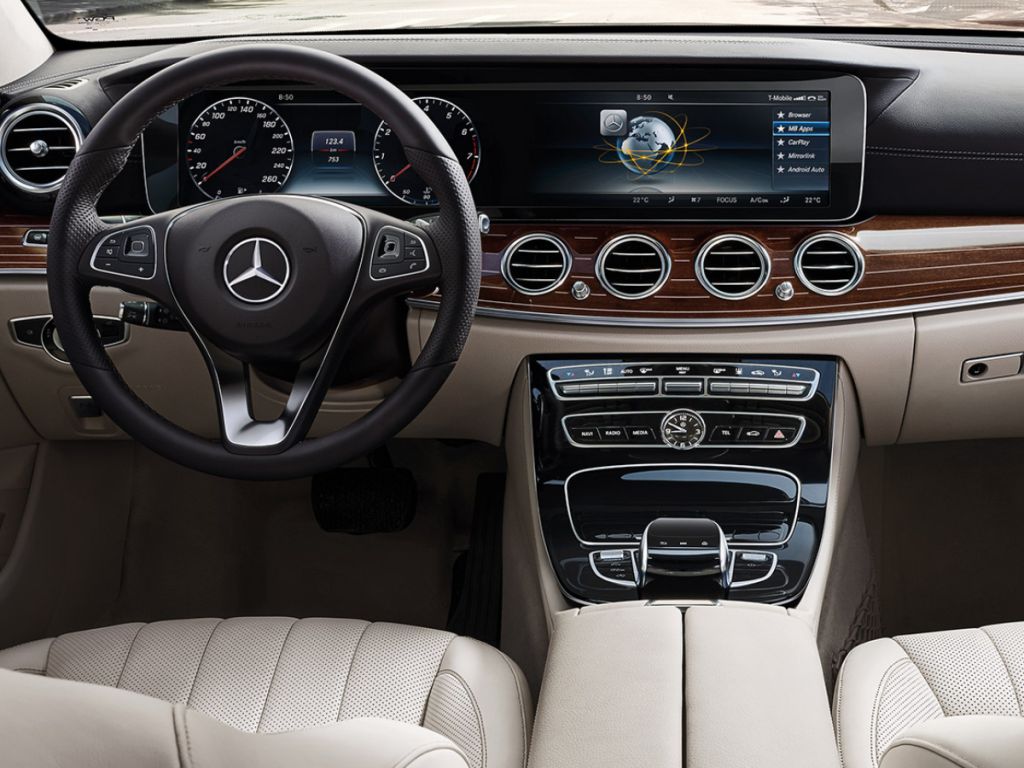 Mercedes-Benz CLASSE E LIMOUSINE