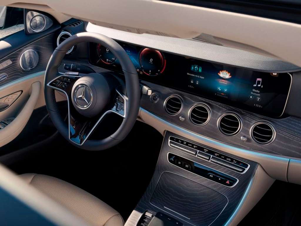 Mercedes-Benz CLASSE E LIMOUSINE
