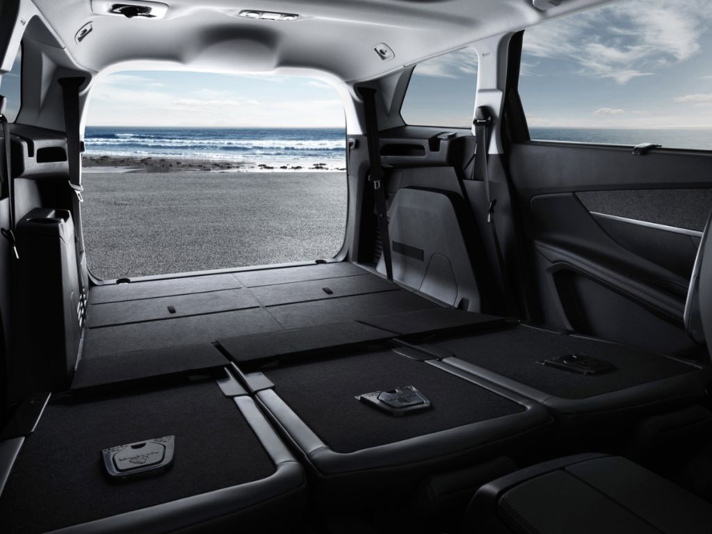 PEUGEOT 5008 SUV
