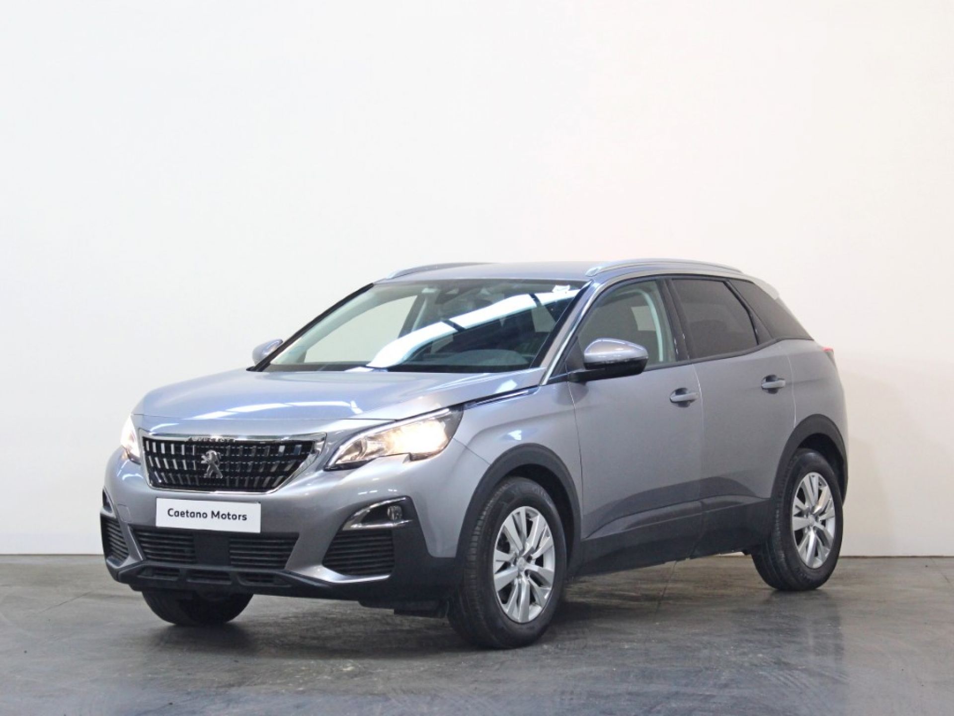 Peugeot 3008 Active 1.5 BlueHDi 130cv Euro 6.2d segunda m&atilde;o Porto