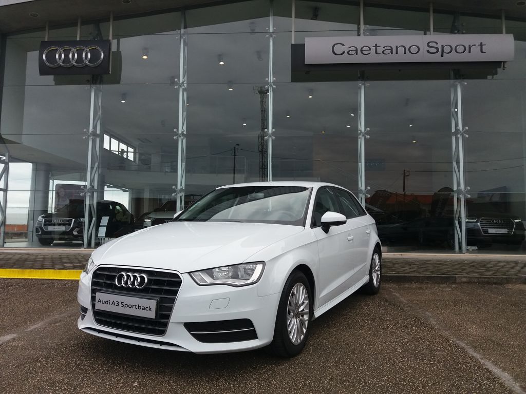 Audi A3 Sportback 1.6 TDI ATTRACTION  ULTRA segunda m&atilde;o Aveiro