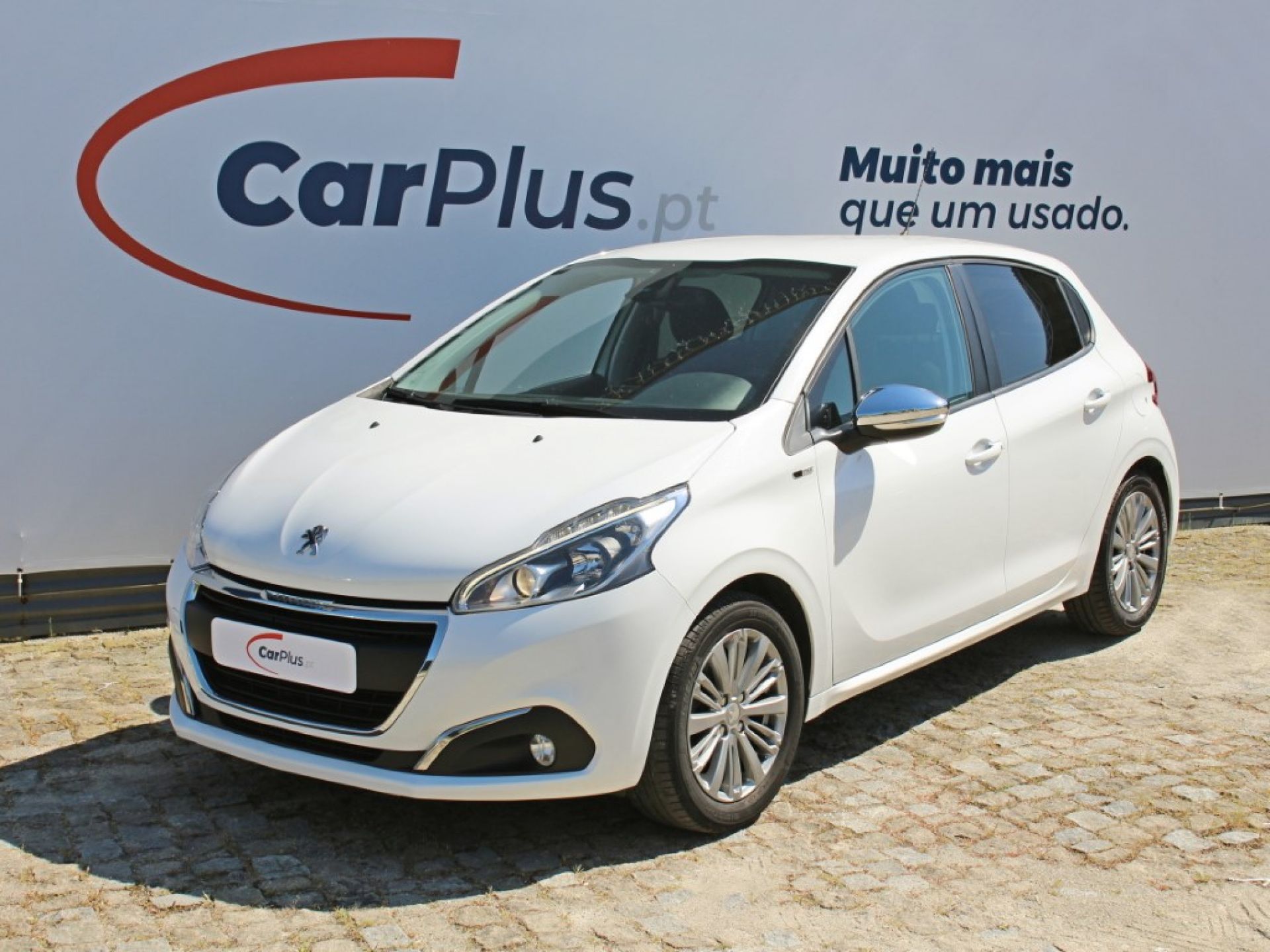 Peugeot 208 Style 1.6 BlueHDi 75 CVM5 segunda m&atilde;o Porto