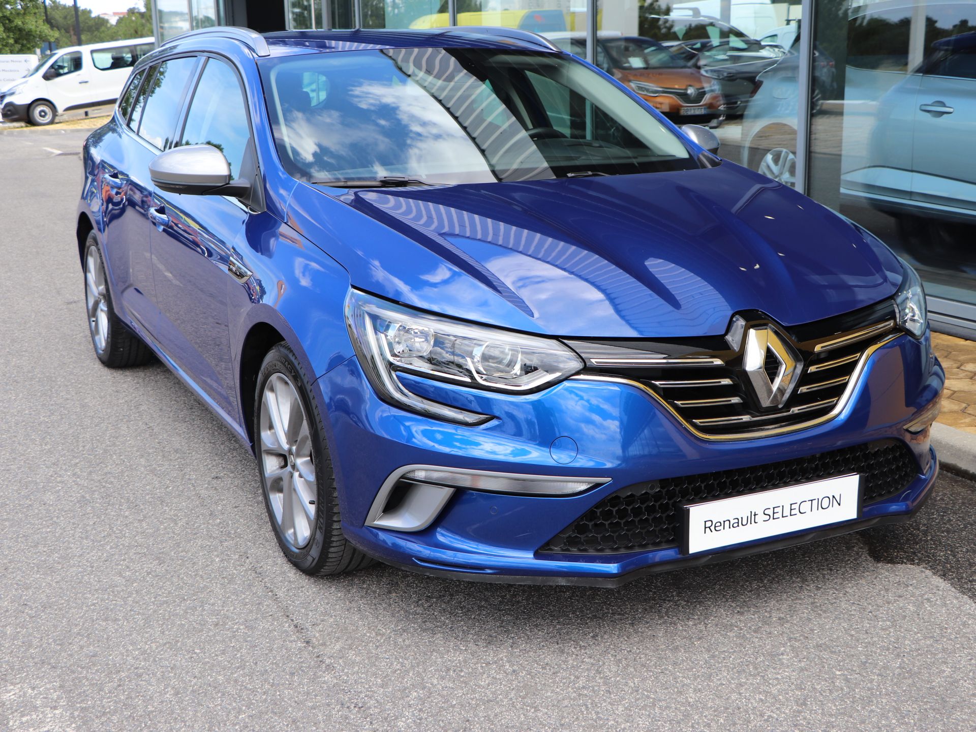 Renault megane blue