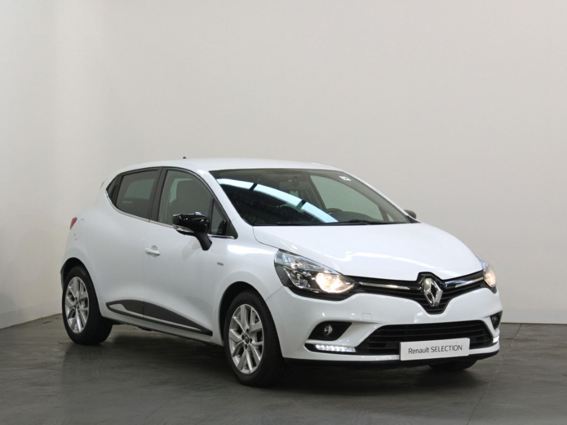 Renault Clio 0.9 TCe 90 BiFuel Limited 2019 Segunda mão 6318 Caetano