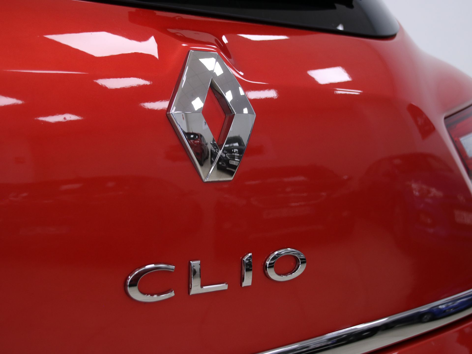 Renault Clio Limited 1.2 16v 55kW (75CV) -18