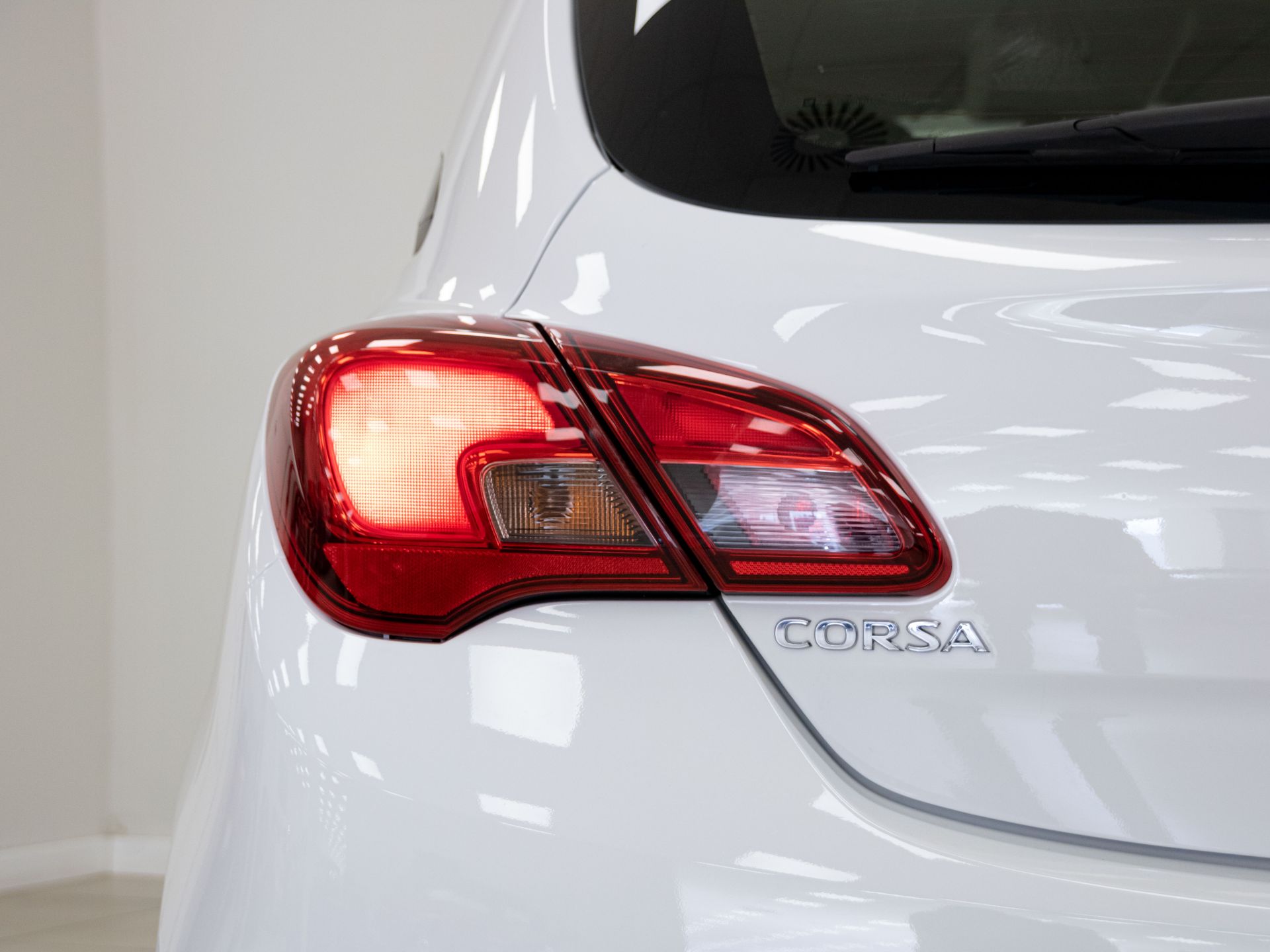 Opel Corsa 1.4 Expression 90 CV