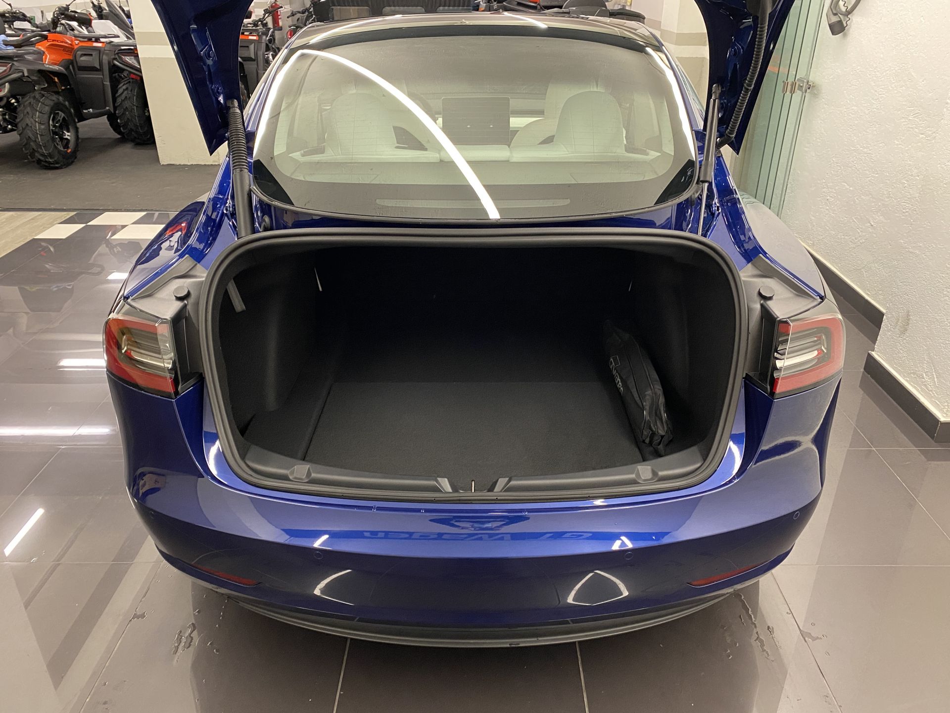 Tesla Model 3 PERFORMANCE 