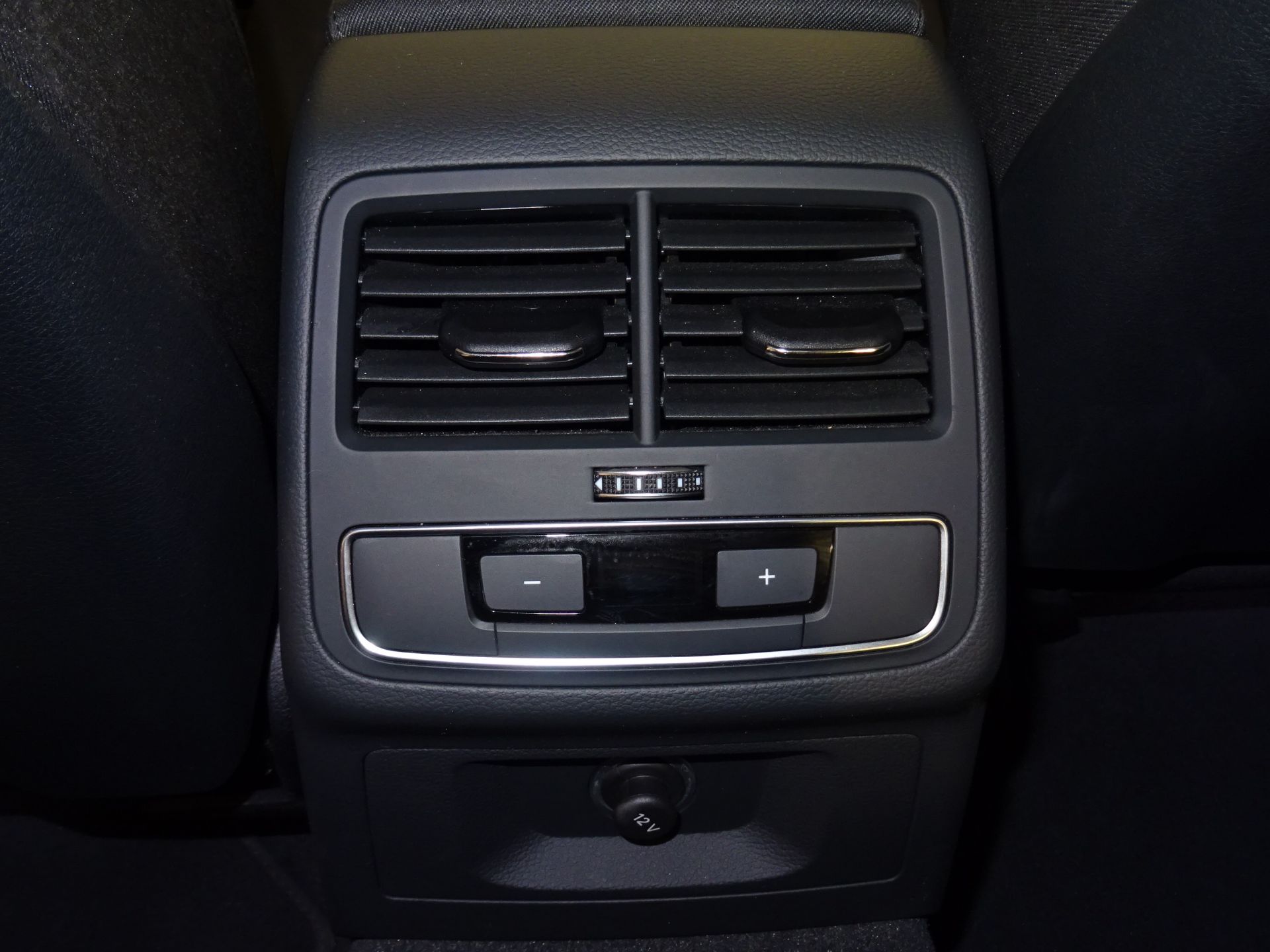 Audi A4 Avant S line 40 TDI 140kW quattro S tron