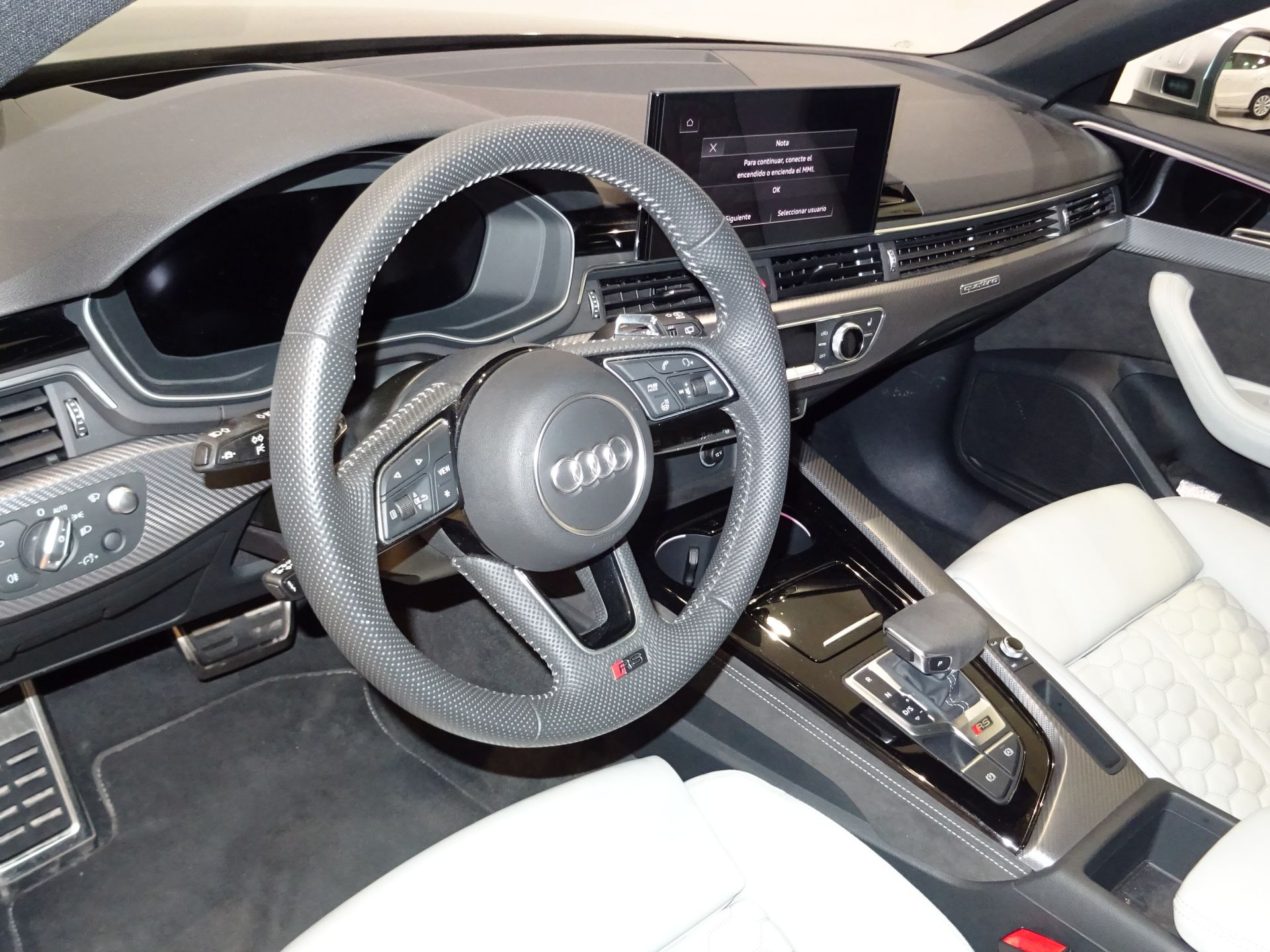 Audi A4 RS4 Avant TFSI 331kW quattro tiptronic