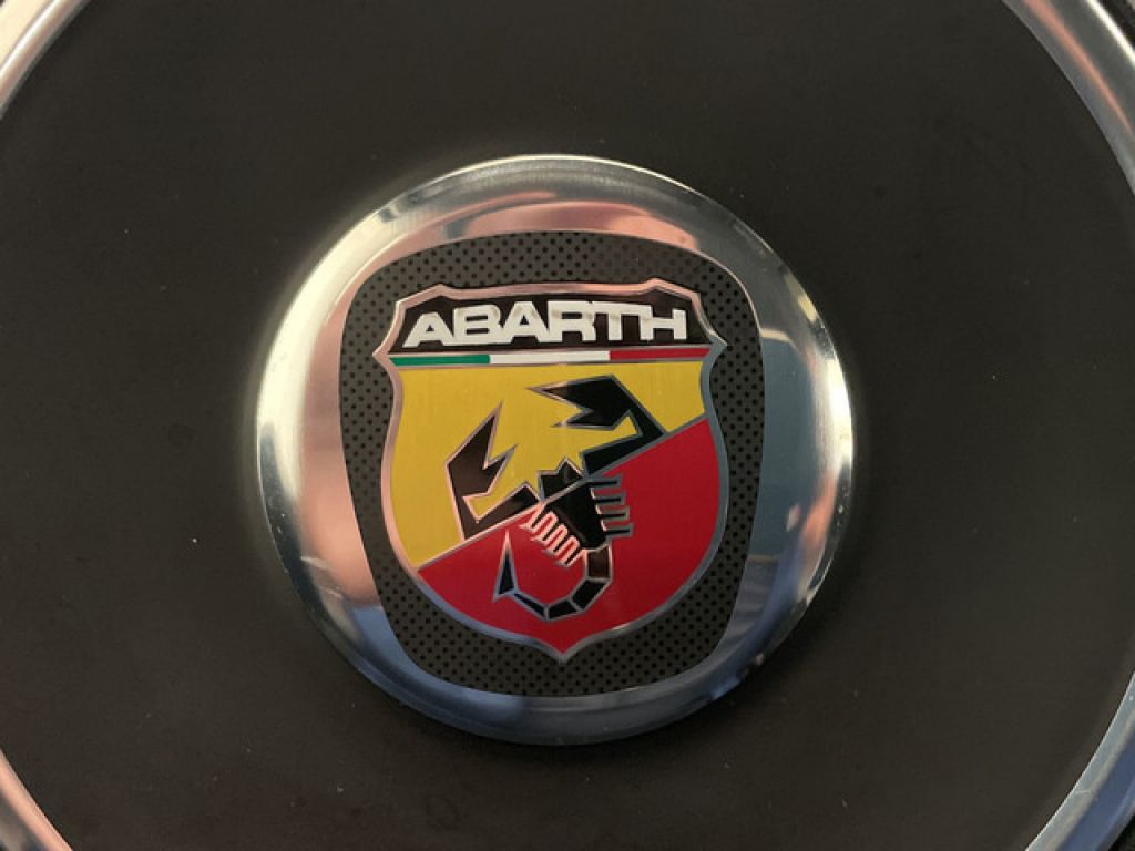 Abarth 500 1.4 16v T-Jet 595 Pista 121 kW (165 CV)