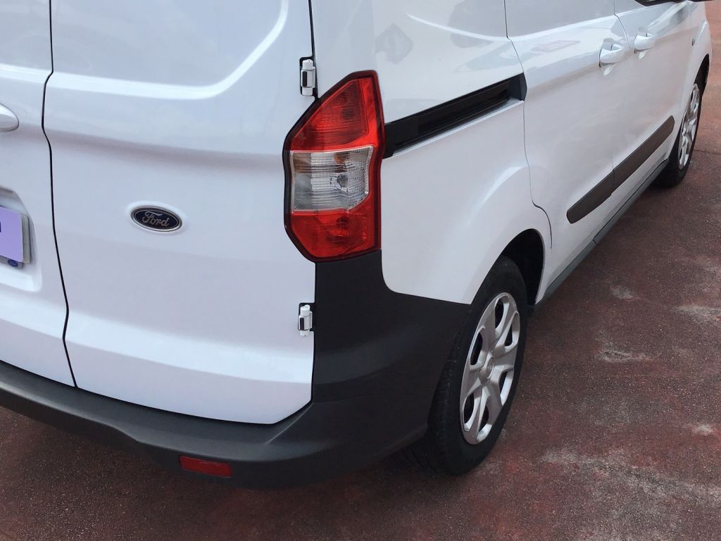 Ford Transit Courier 1.5TDCI 56KW TREND 75 4P