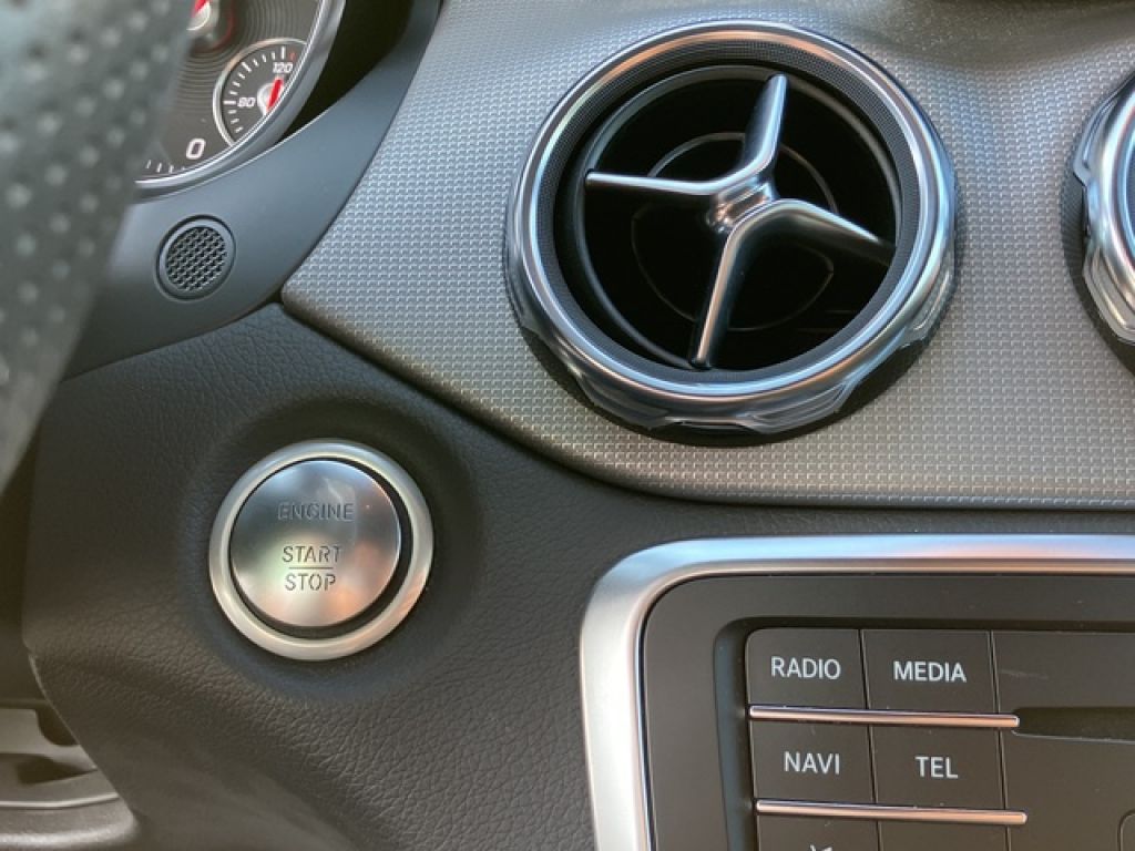 Mercedes Benz Clase GLA GLA 200 d 100 kW (136 CV)