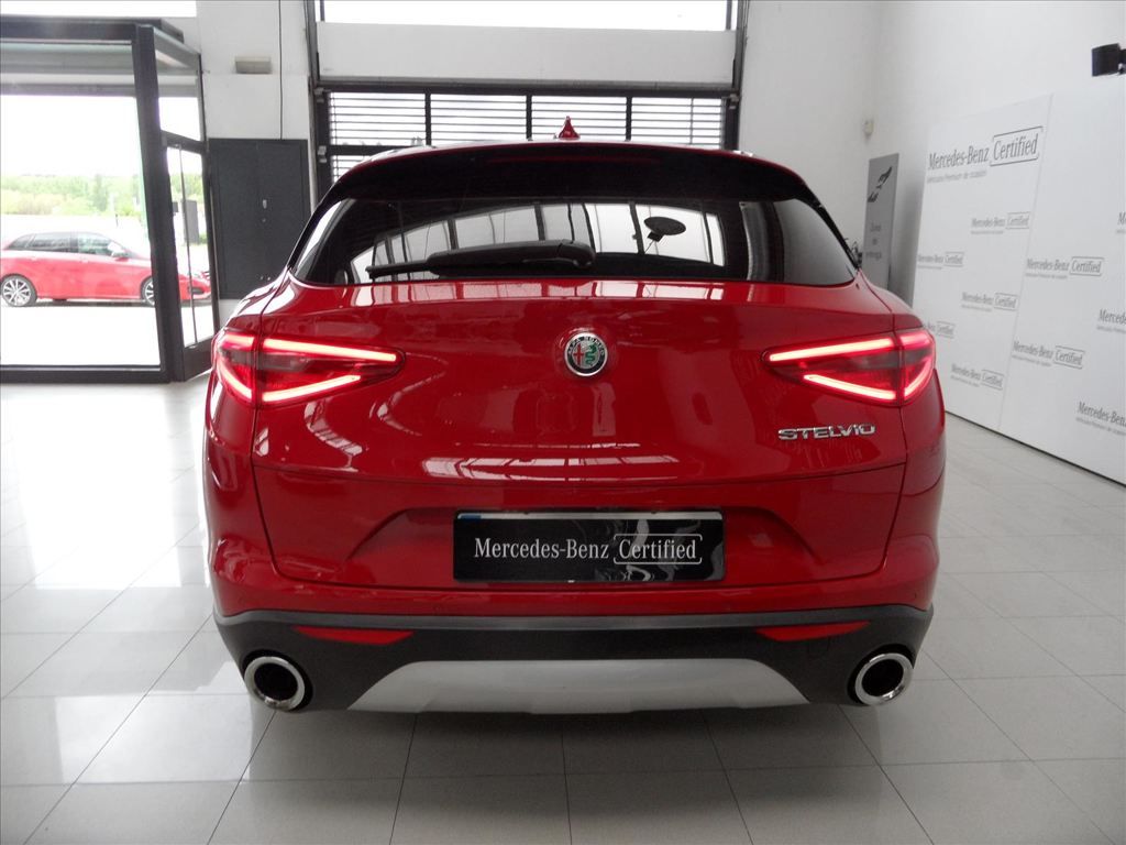 Alfa Romeo Stelvio 2,2 Basis 2WD Base 4x2 Euro-Norm 6 2017