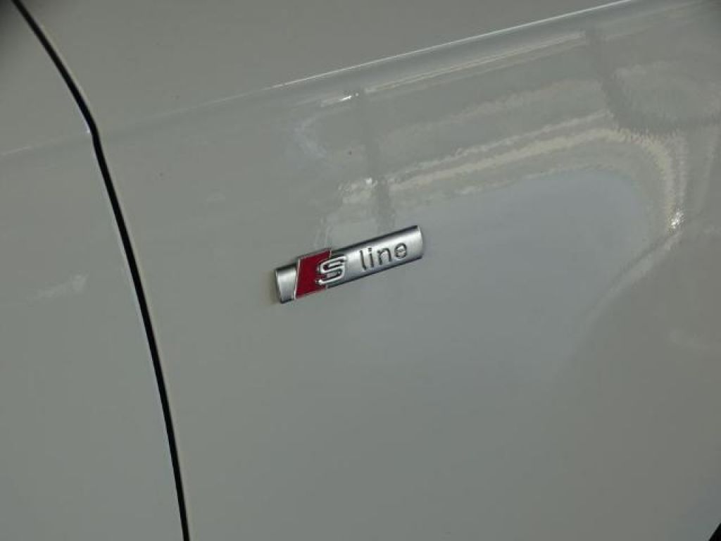 Audi A4 S line edition 2.0 TDI 110 kW (150 CV)