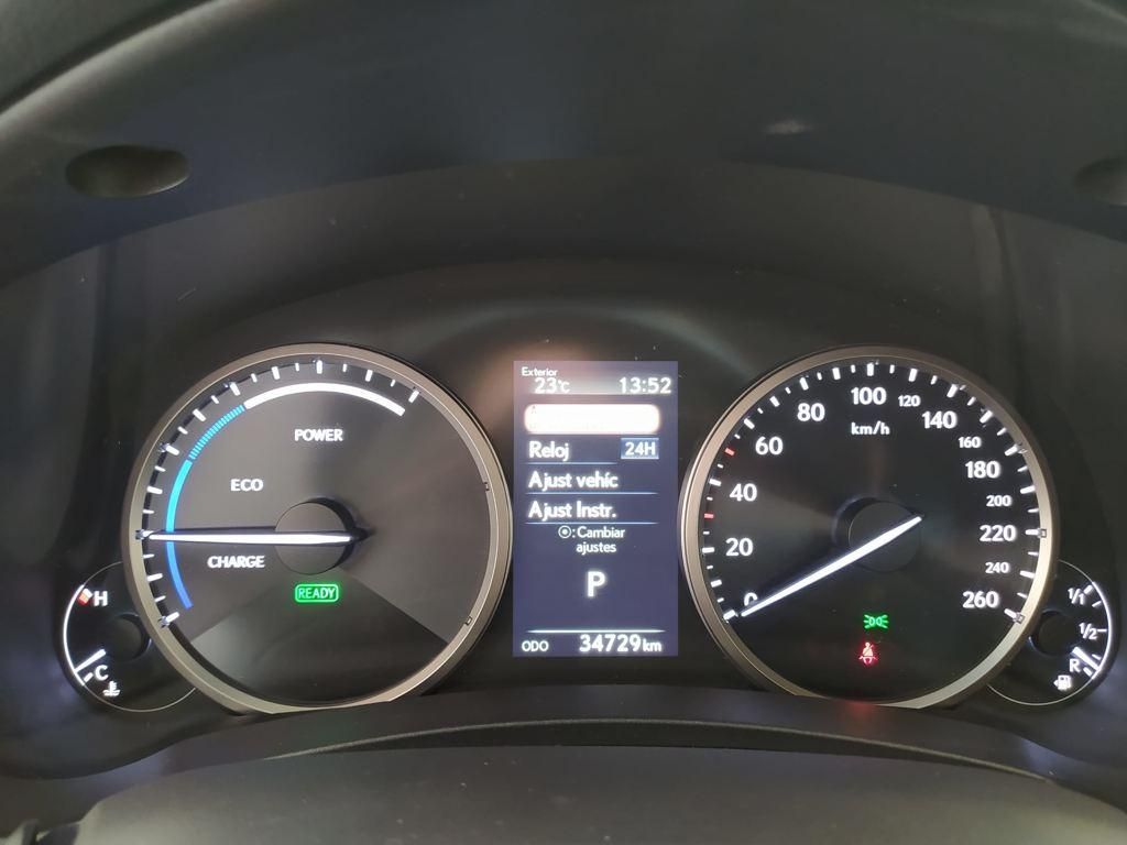 Lexus NX  300h Business Navigation 2WD 145 kW (197 CV)