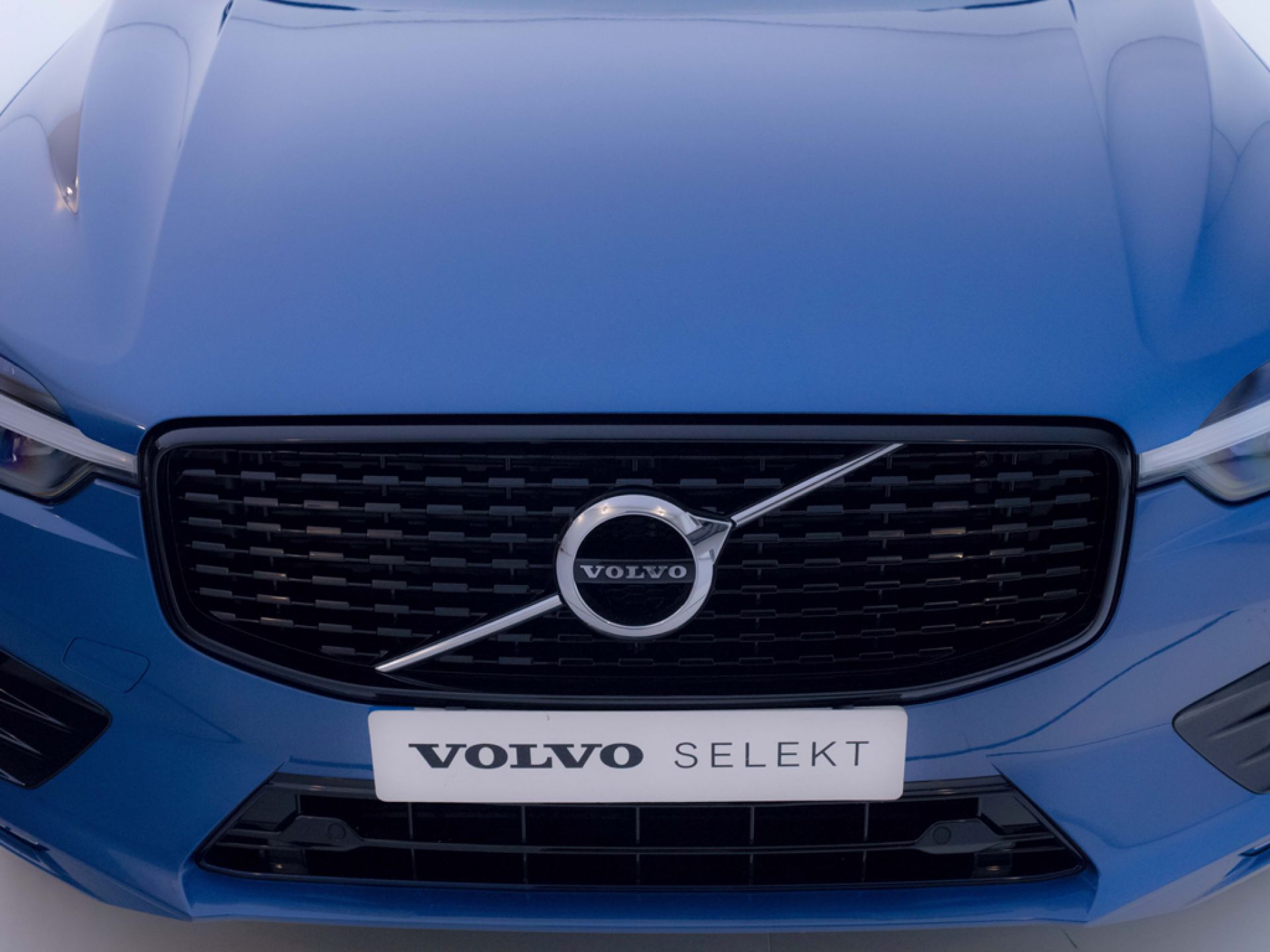 Volvo XC60 2.0 B4 D R-Design Auto