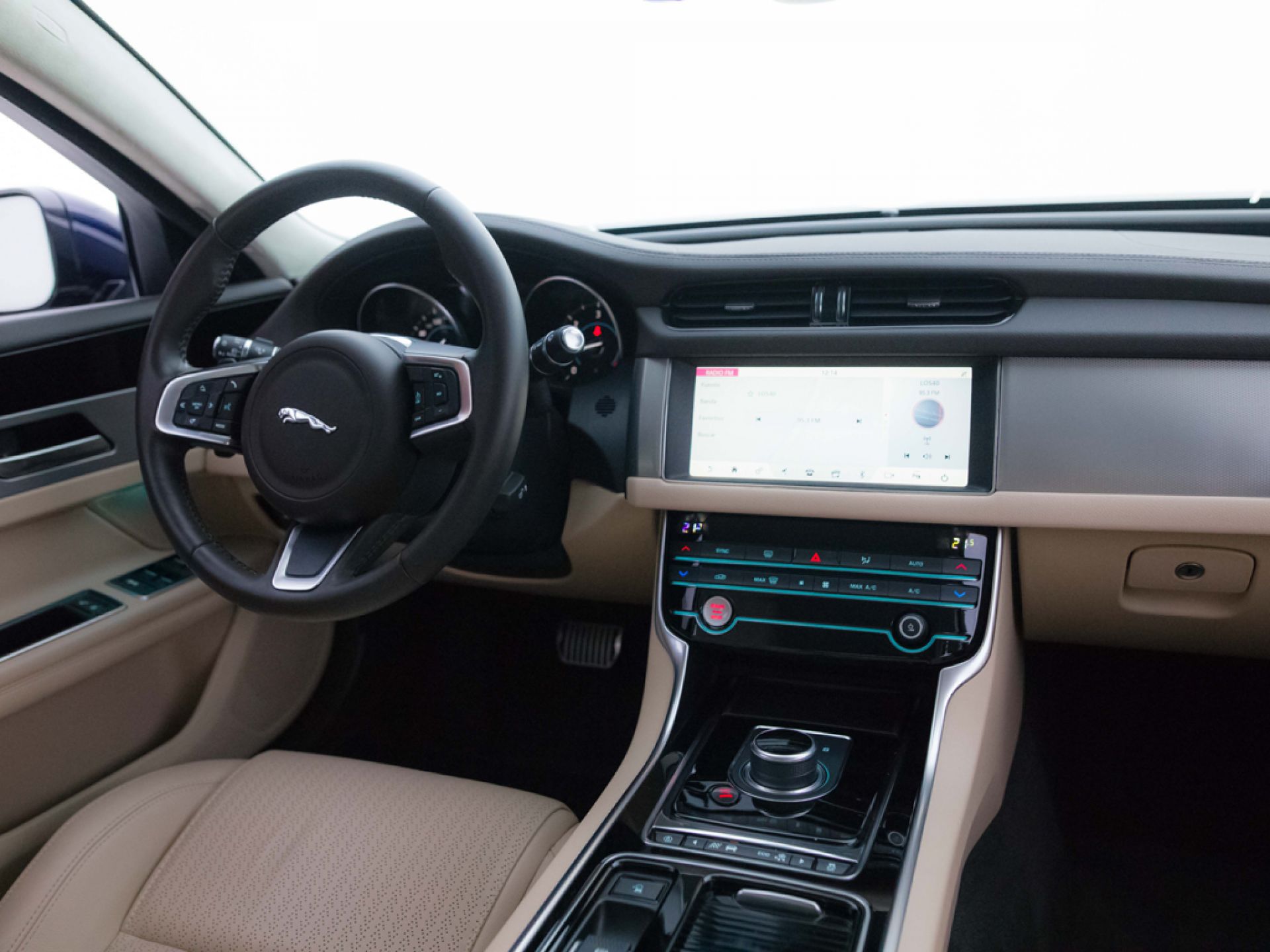 Jaguar XF 2.0D I4 (180CV) Prestige Auto 4WD