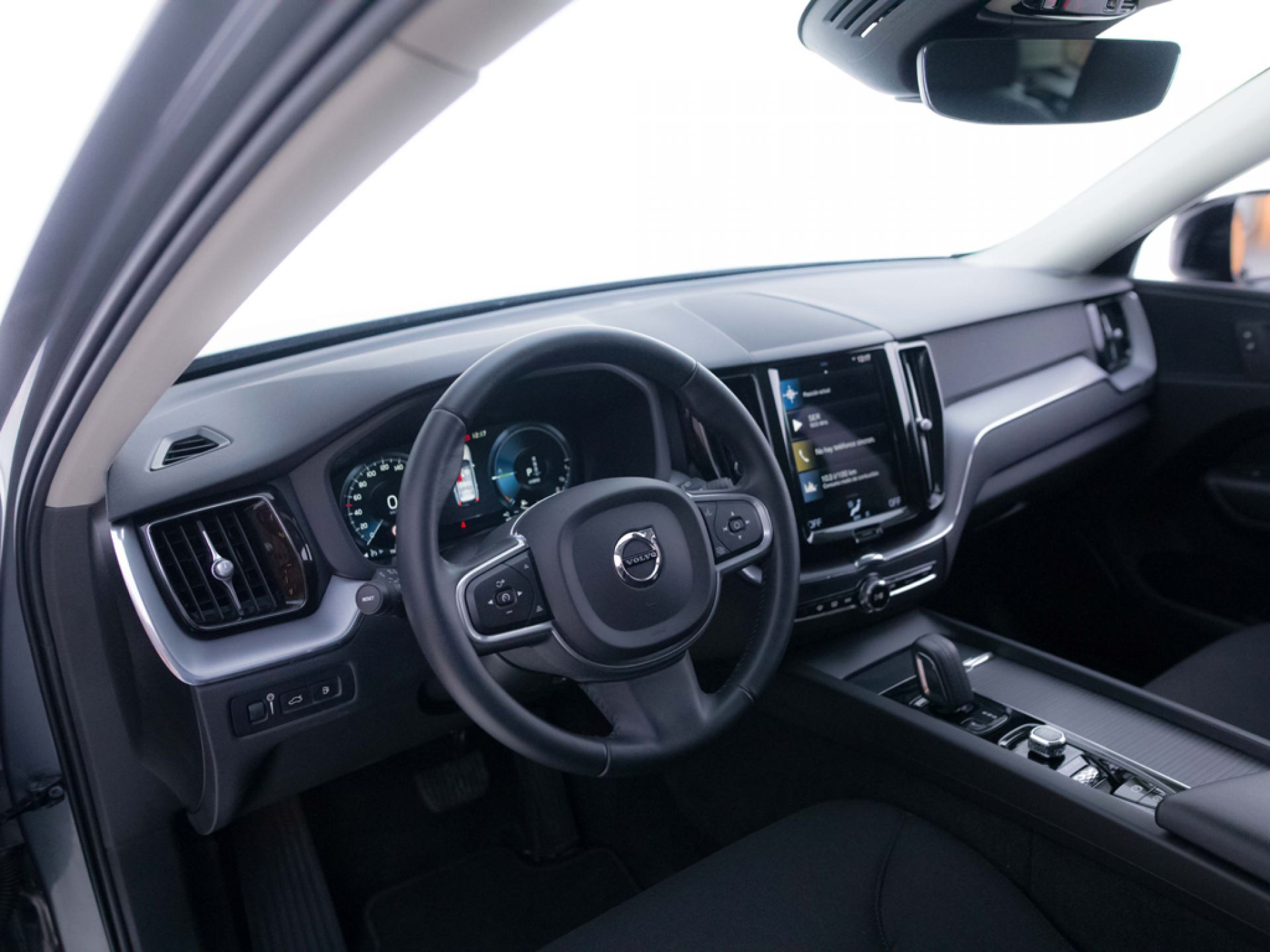 Volvo XC60 2.0 T6 AWD Recharge R-Design Auto