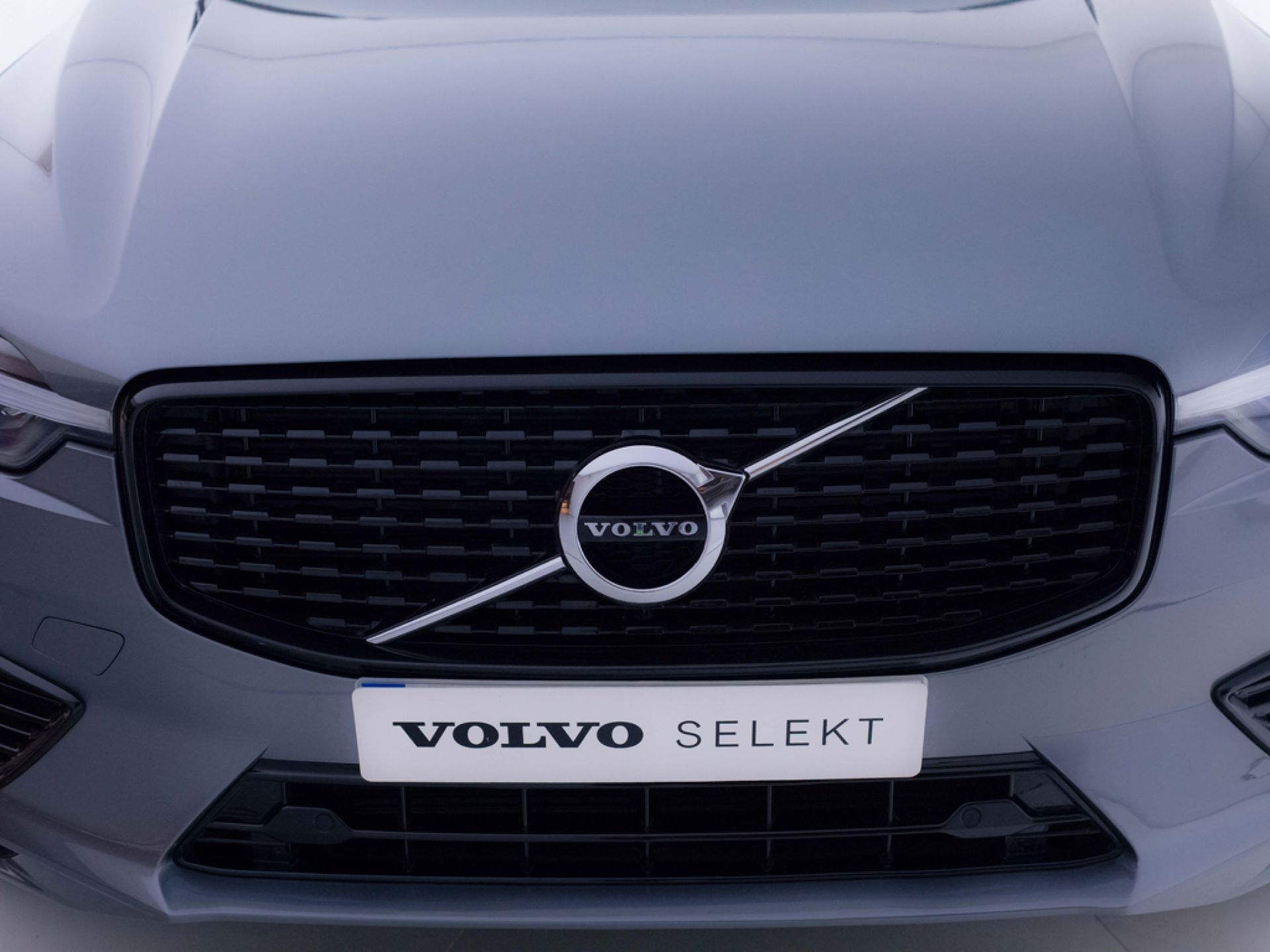 Volvo XC60 2.0 T6 AWD Recharge R-Design Auto