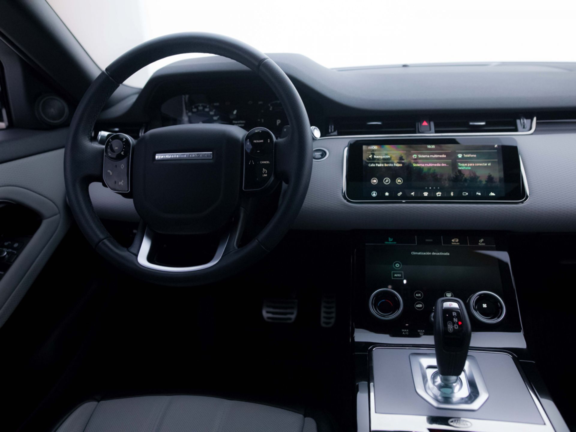 Land Rover Range Rover Evoque 2.0 D150 R-Dynamic SE AUTO 4WD