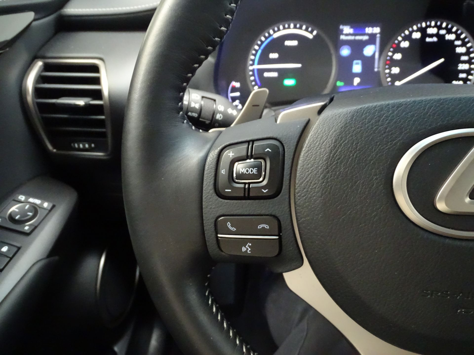 Lexus NX 300h Business Navigation 2WD