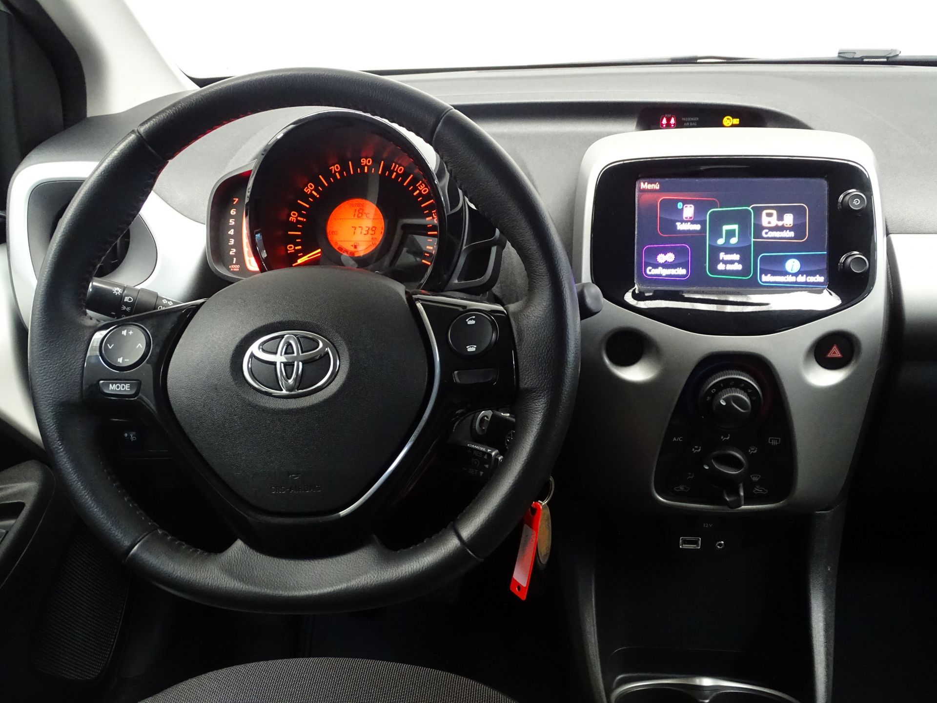 Toyota Aygo 1.0 70 x-play
