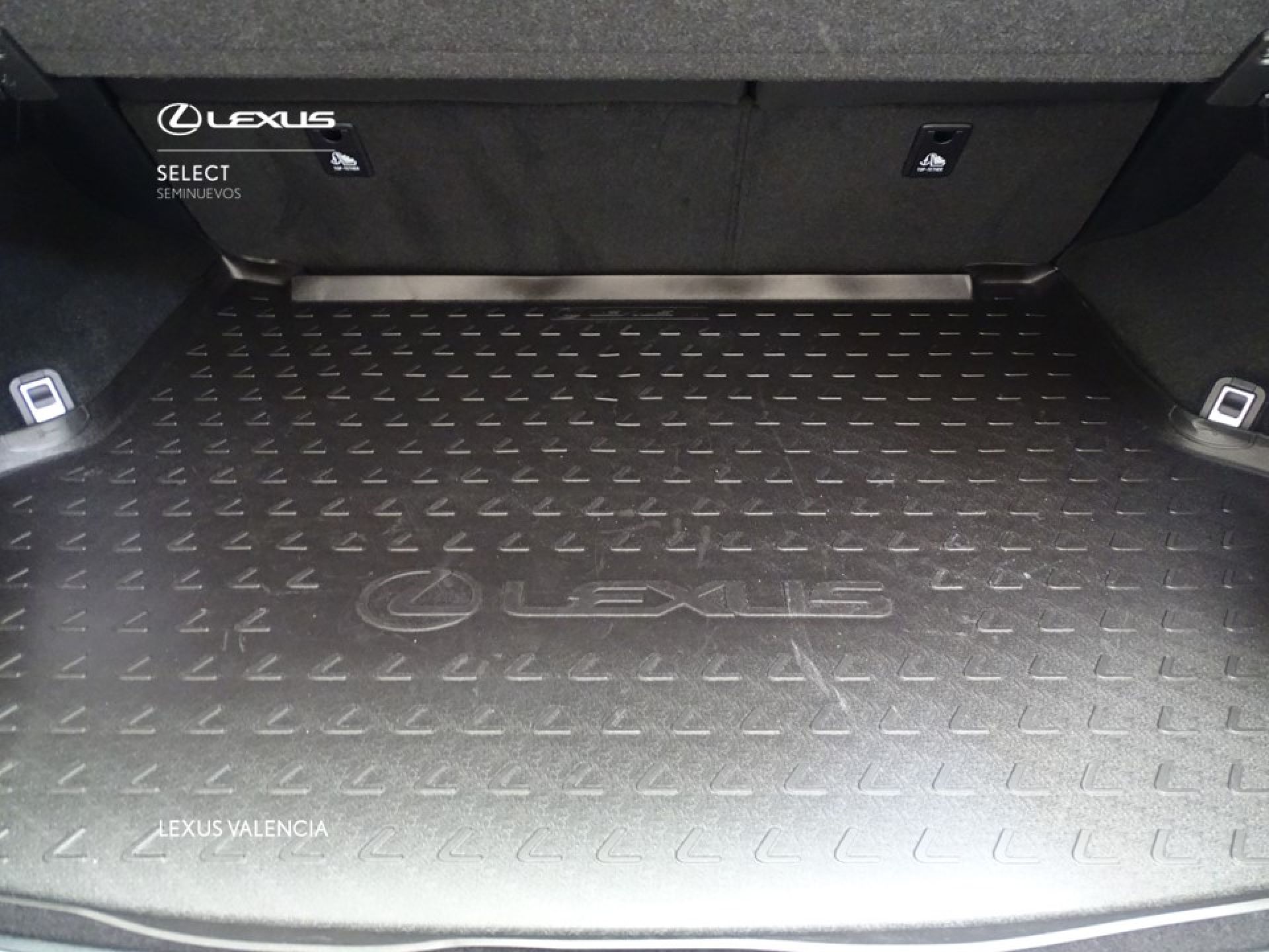 Lexus NX 2.5 300h Business Navigation 2WD