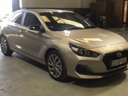 Hyundai i30 FASTBACK 1.0 TGDi MY19 STYLE segunda m&atilde;o Porto