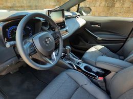 Toyota COROLLA TS 1.8 Hybrid Comfort + Pack Sport segunda mão Castelo Branco