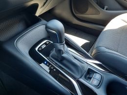 Toyota COROLLA TS 1.8 Hybrid Comfort + Pack Sport segunda mão Castelo Branco