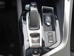 Peugeot 3008 Allure HYBRID4 300cv e-EAT8 segunda mão Porto