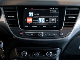 Opel Crossland 1.2T 110cv Elegance segunda mão Setúbal