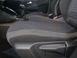 Peugeot 208 1.2 PureTech 75cv Active Pack segunda mão Porto