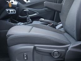 Opel Crossland 1.2T 110cv Elegance segunda mão Porto