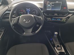 Toyota C-HR 1.8 Hybrid Square Collection segunda mão Castelo Branco