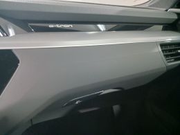 Audi Q8 e-tron Sportback 50 quattro S line segunda mão Lisboa
