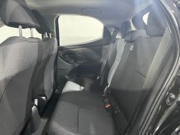 Toyota Yaris 1.0 Comfort Plus segunda mão Lisboa