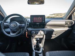 Toyota Yaris NG Yaris 1.0 Comfort Plus segunda mão Lisboa