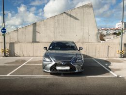 Lexus ES 300h Luxury segunda mão Lisboa