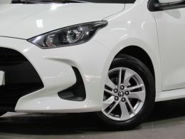 Toyota Yaris 1.0 Comfort Plus segunda mão Lisboa