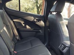 Lexus UX 300e Luxury + segunda mão Braga