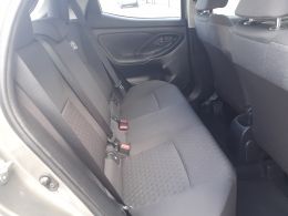 Toyota Yaris NG 1.0 Comfort Plus segunda mão Setúbal