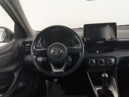 Toyota Yaris 1.0 Comfort Plus segunda mão Leiria