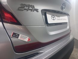 Toyota C-HR 1.8 Hybrid Square Collection segunda mão Lisboa