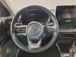 Toyota Yaris 1.5 Hybrid Dynamic Force Comfort Plus segunda mão Lisboa