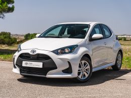 Toyota Yaris 1.0 Comfort Plus segunda mão Lisboa