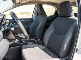 Toyota Yaris 1.0 Comfort Plus segunda mão Lisboa