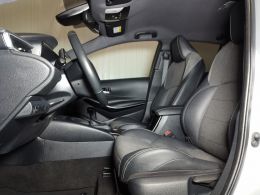 Toyota COROLLA HB Corolla HB 1.8 Hybrid Comfort + Pack Sport segunda mão Porto