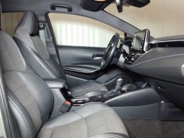 Toyota COROLLA HB Corolla HB 1.8 Hybrid Comfort + Pack Sport segunda mão Porto